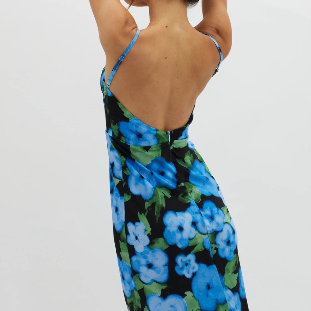 Selfie Leslie Low Back Floral Maxi Dress - Picture 3 of 8